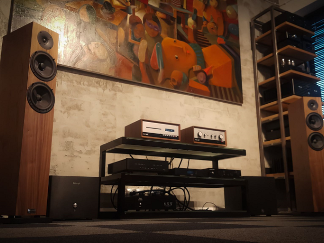 Audio Physic Classic 8 Walnut + Leak CDT + Leak Stereo 130